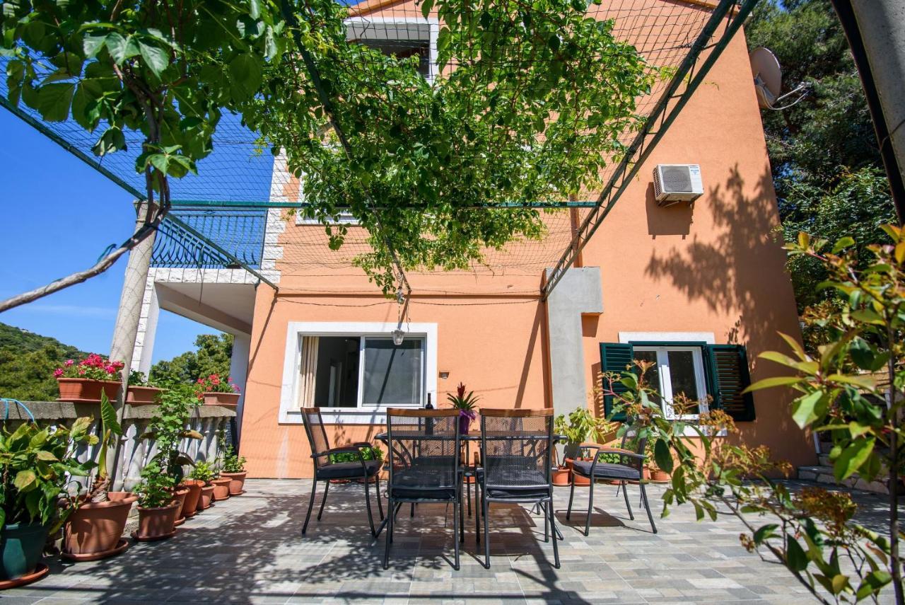 Stermasi Apartments Saplunara Exterior photo