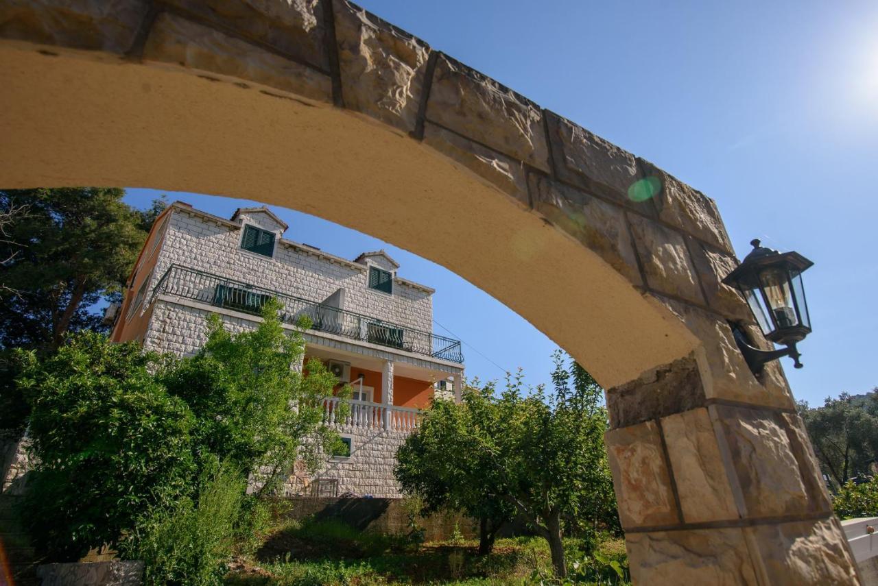 Stermasi Apartments Saplunara Exterior photo